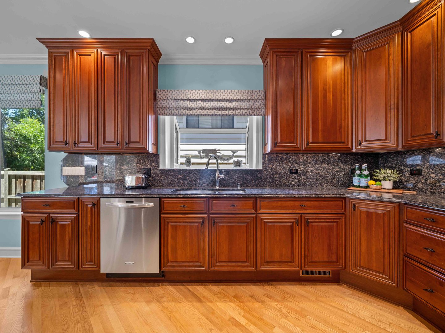 9530 Harding Avenue Evanston, IL 60203 - Photo 12 of 54