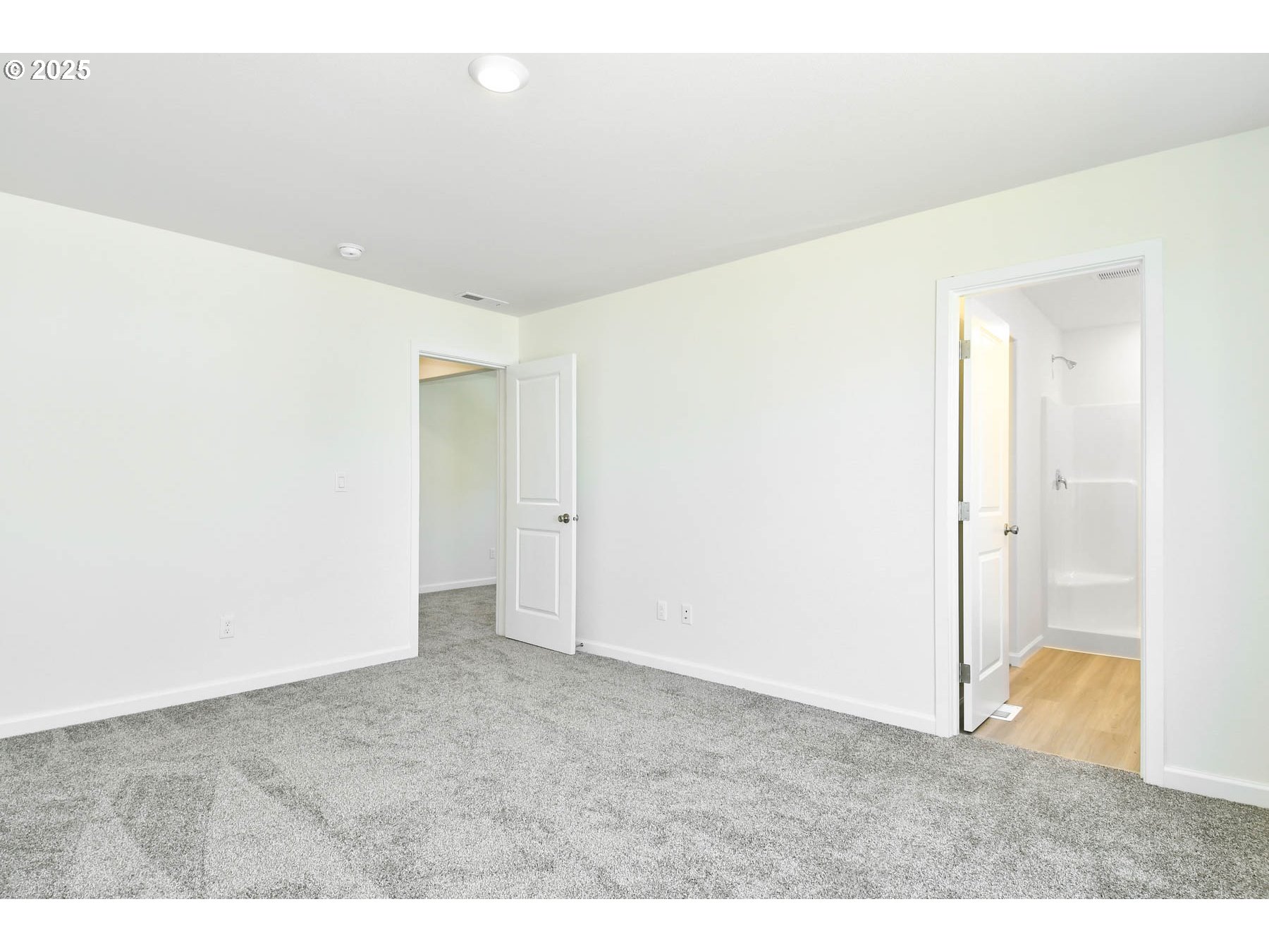 3989 Southwest Duniway Lane Gresham, OR 97080 - Photo 6 of 19 a view of an empty room