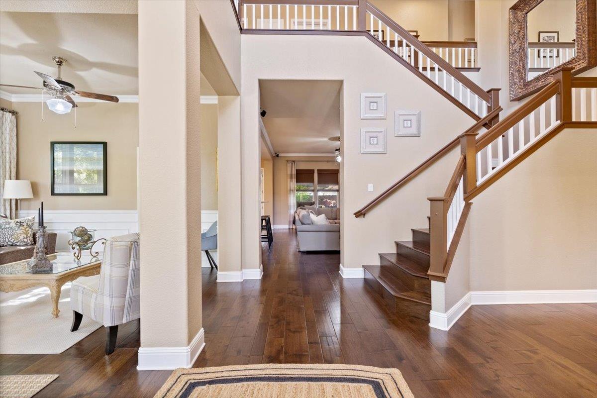 9146 Quail Brook Circle Elk Grove, CA 95624 - Photo 5 of 46