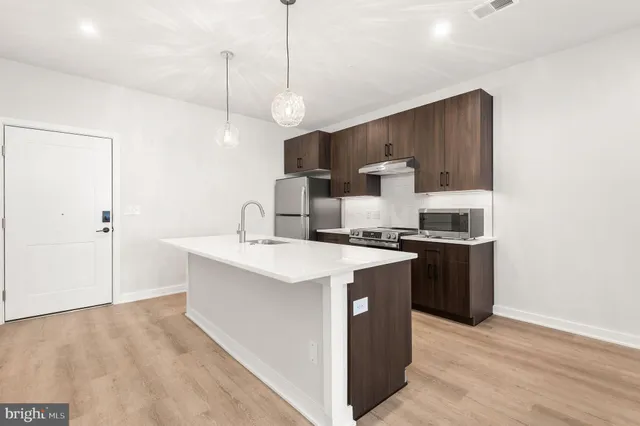 $2,857 | 26 South York Road, Unit 305, Hatboro, PA 19040