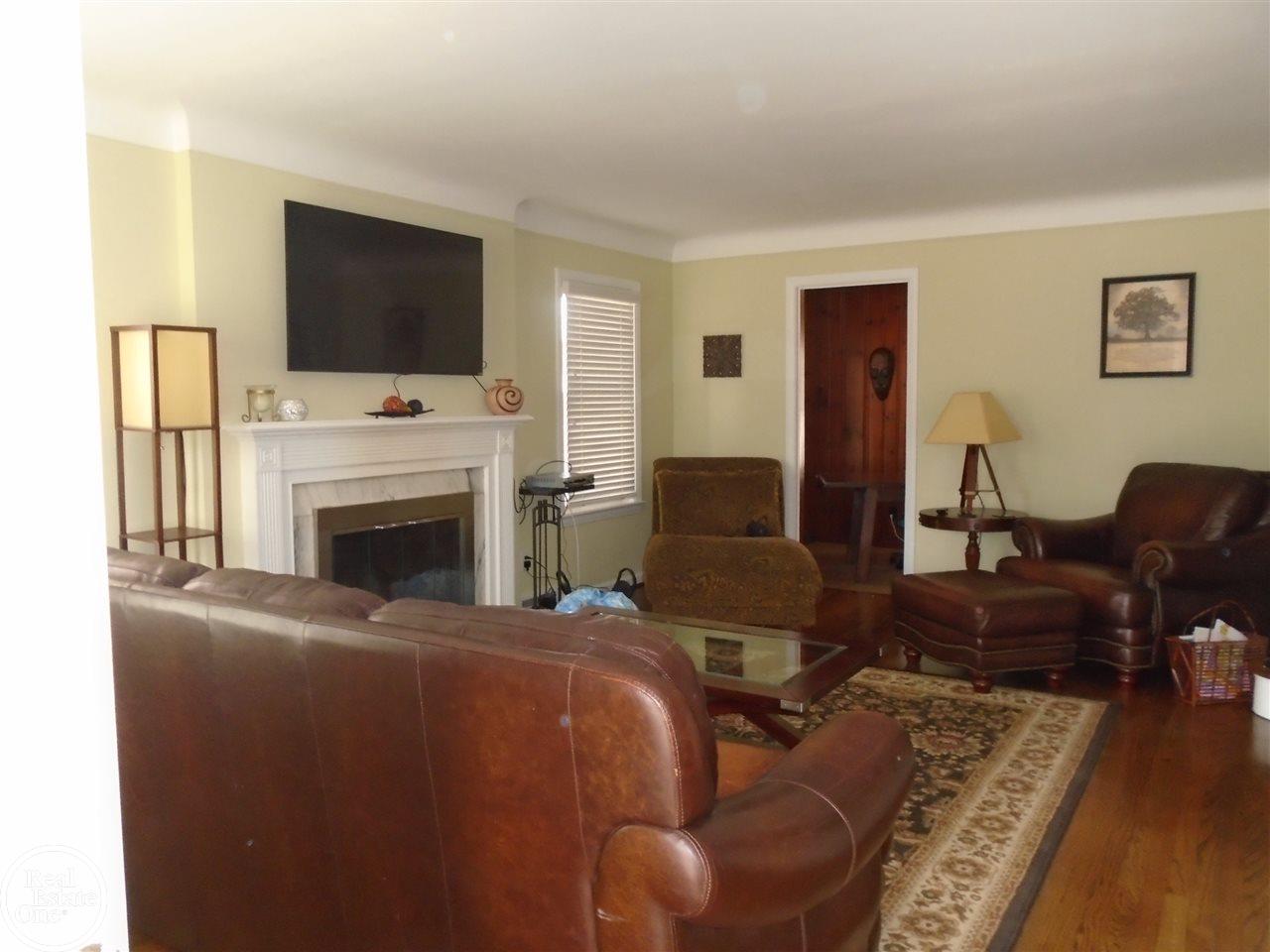 416 Maison Road Grosse Pointe Farms, MI 48236 - Photo 2 of 14