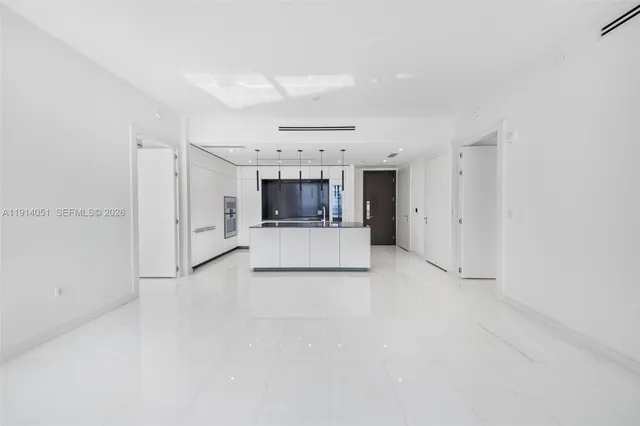 $2,325,000 | 300 Biscayne Blvd Way, Unit 3506W, Miami, FL 33131
