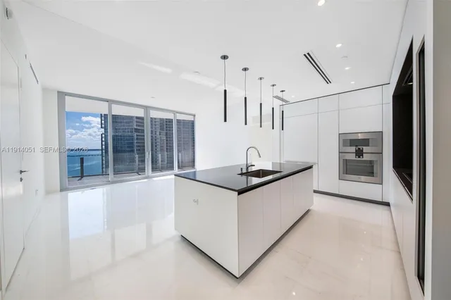$2,325,000 | 300 Biscayne Blvd Way, Unit 3506W, Miami, FL 33131