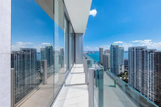 $2,325,000 | 300 Biscayne Blvd Way, Unit 3506W, Miami, FL 33131