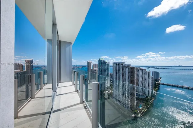 $2,325,000 | 300 Biscayne Blvd Way, Unit 3506W, Miami, FL 33131