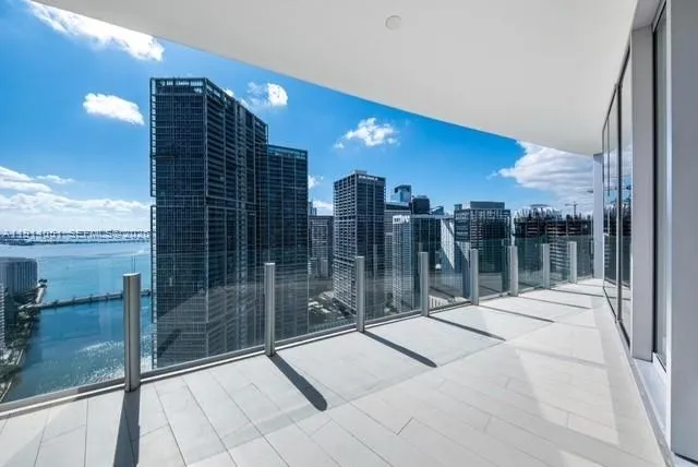 $2,325,000 | 300 Biscayne Blvd Way, Unit 3506W, Miami, FL 33131