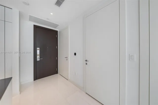 $2,325,000 | 300 Biscayne Blvd Way, Unit 3506W, Miami, FL 33131