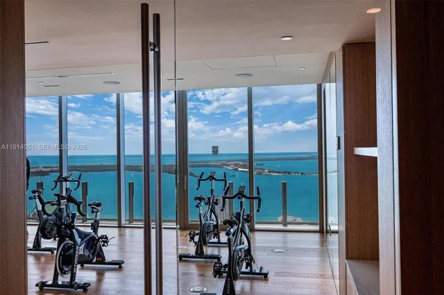 $2,325,000 | 300 Biscayne Blvd Way, Unit 3506W, Miami, FL 33131