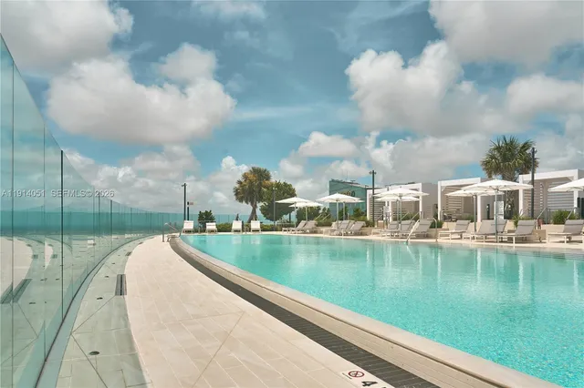 $2,325,000 | 300 Biscayne Blvd Way, Unit 3506W, Miami, FL 33131