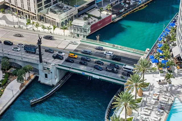 $2,325,000 | 300 Biscayne Blvd Way, Unit 3506W, Miami, FL 33131