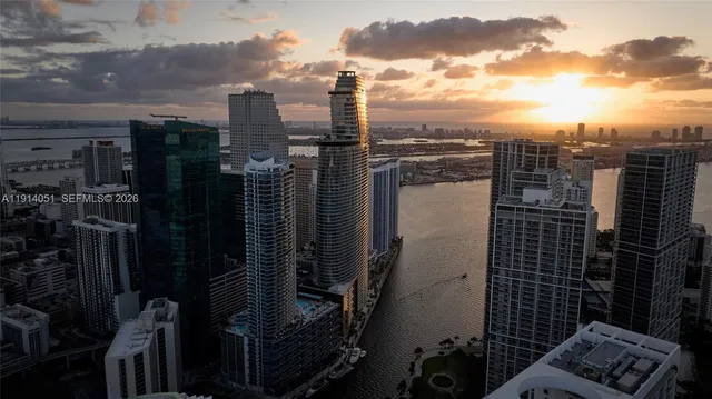 $2,325,000 | 300 Biscayne Blvd Way, Unit 3506W, Miami, FL 33131