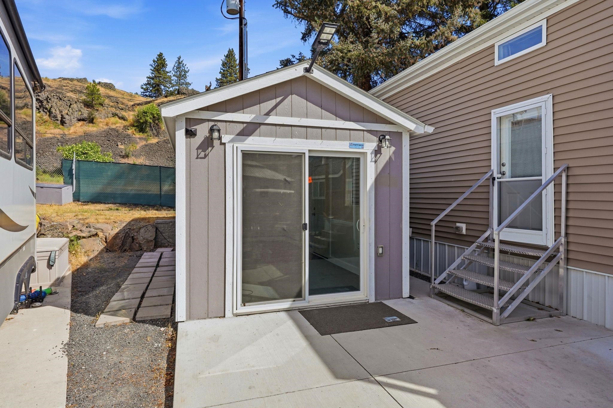 18617 West Williams Lake Road, Unit 33 Cheney, WA 99004 - Photo 27 of 31