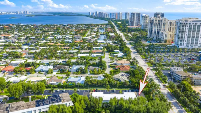 a view of an outdoor space