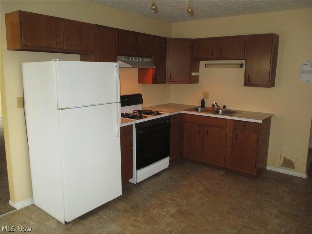 1845 Aberdeen Road Madison, OH 44057 - Photo 2 of 13