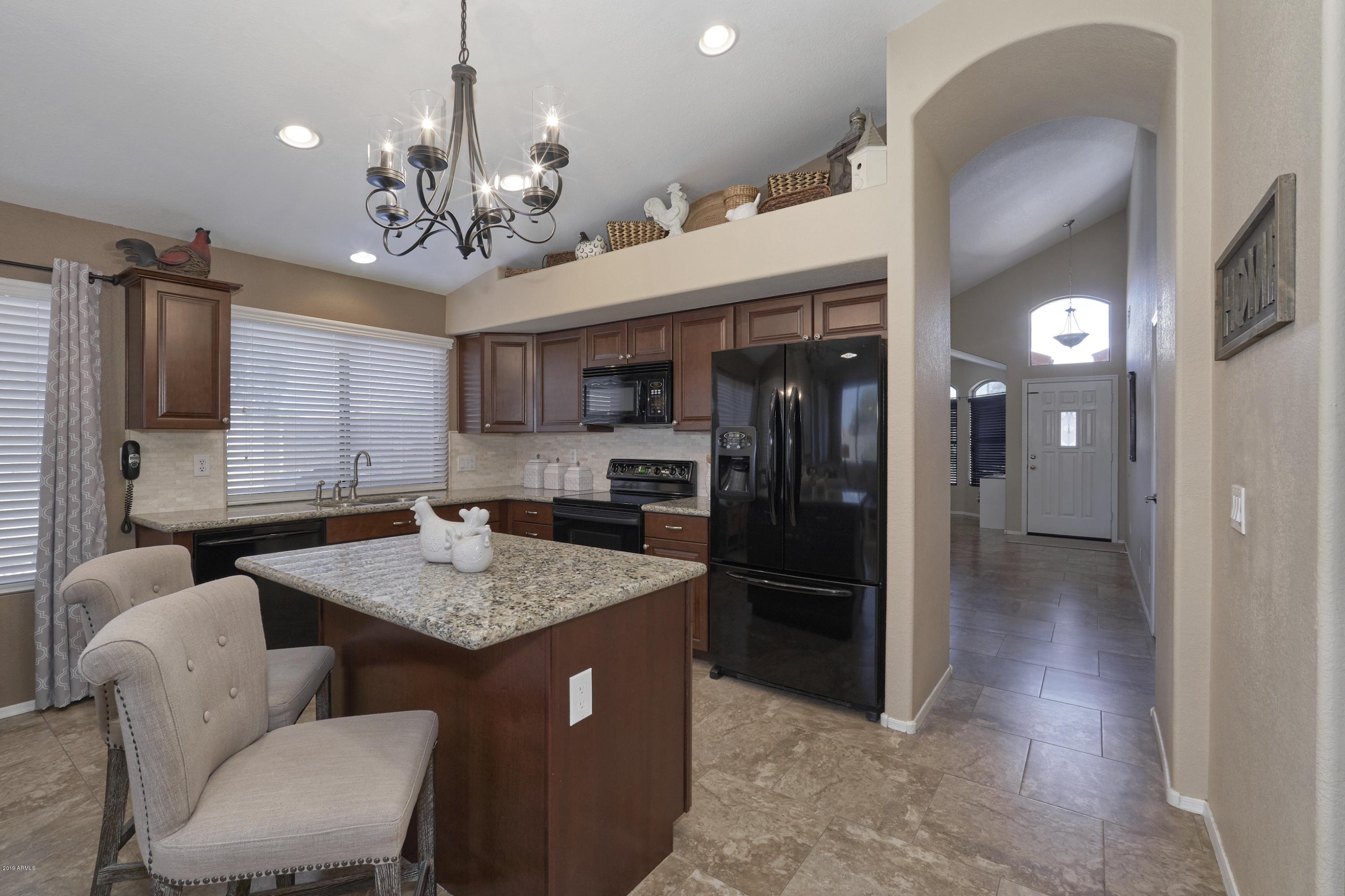4703 East Swilling Road Phoenix, AZ 85050 - Photo 3 of 26 Kitchen