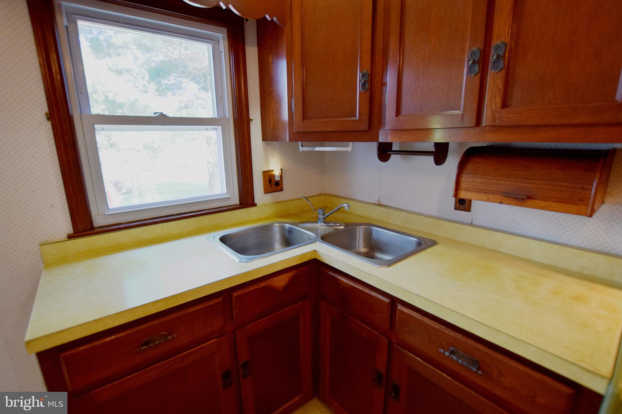 162 Hook Road Westminster, MD 21157 - Photo 16 of 44 Charming Corner Double Sink