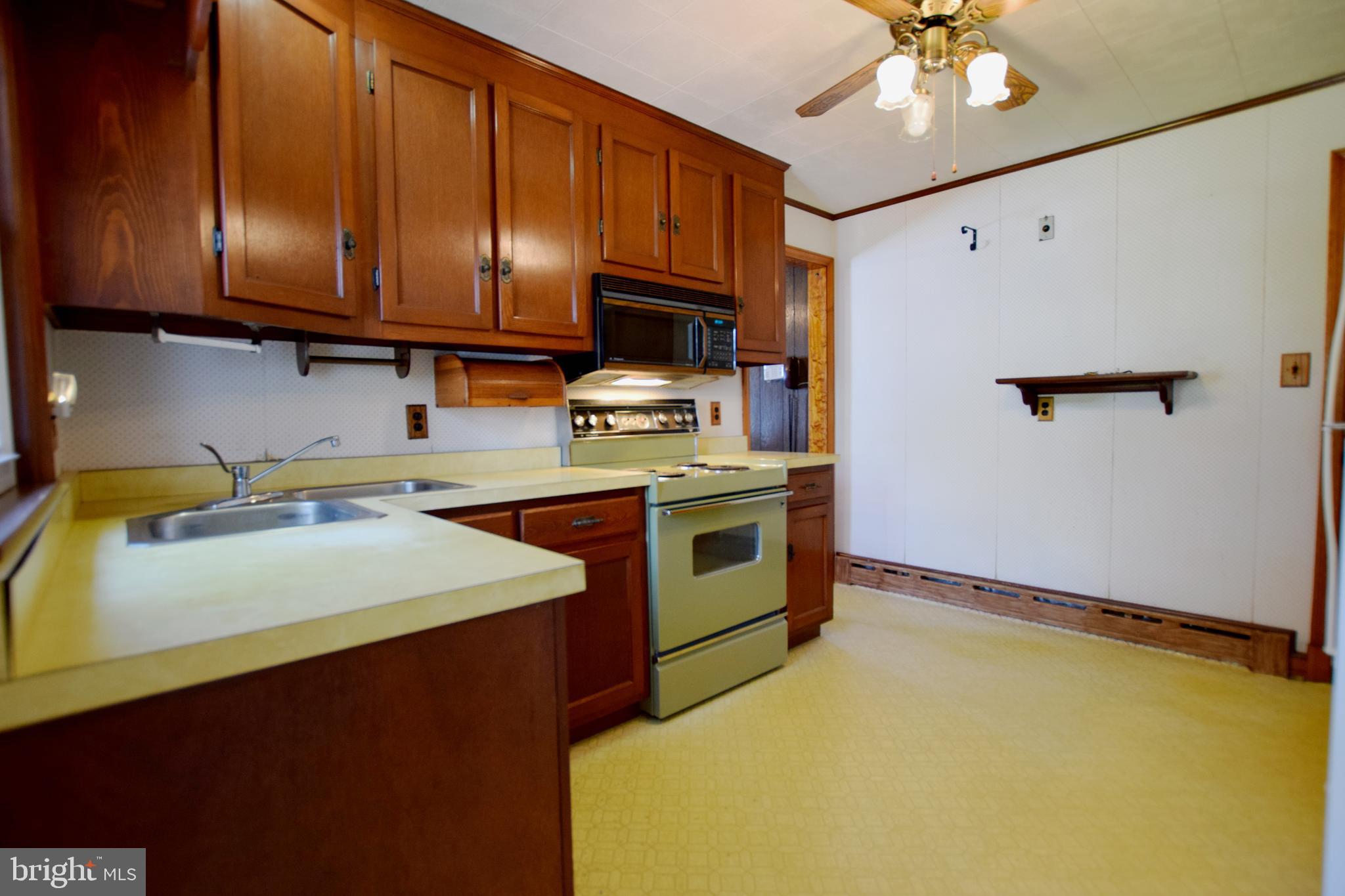 162 Hook Road Westminster, MD 21157 - Photo 17 of 44 Kitchen