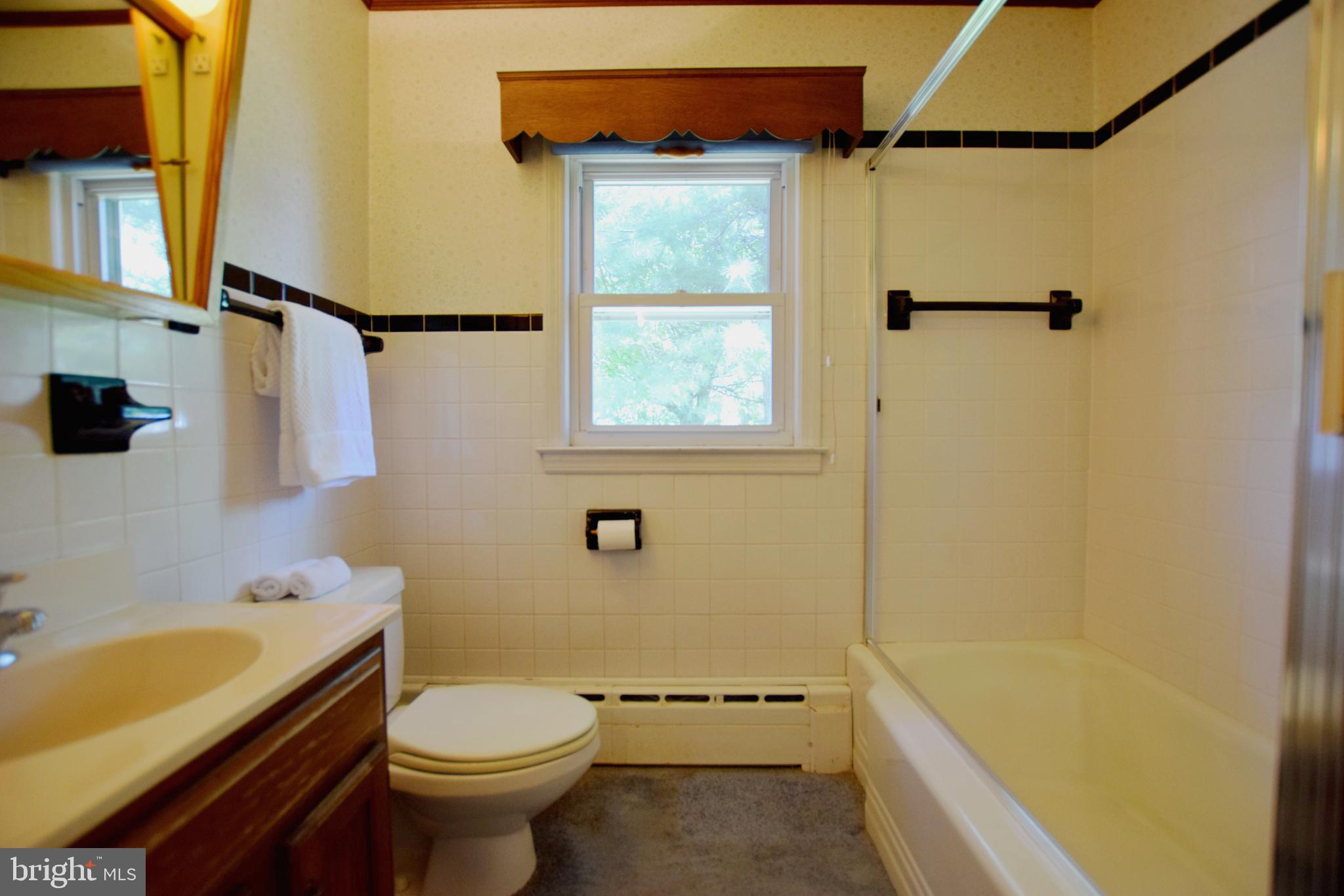 162 Hook Road Westminster, MD 21157 - Photo 24 of 44 Ceramic Hall Bath