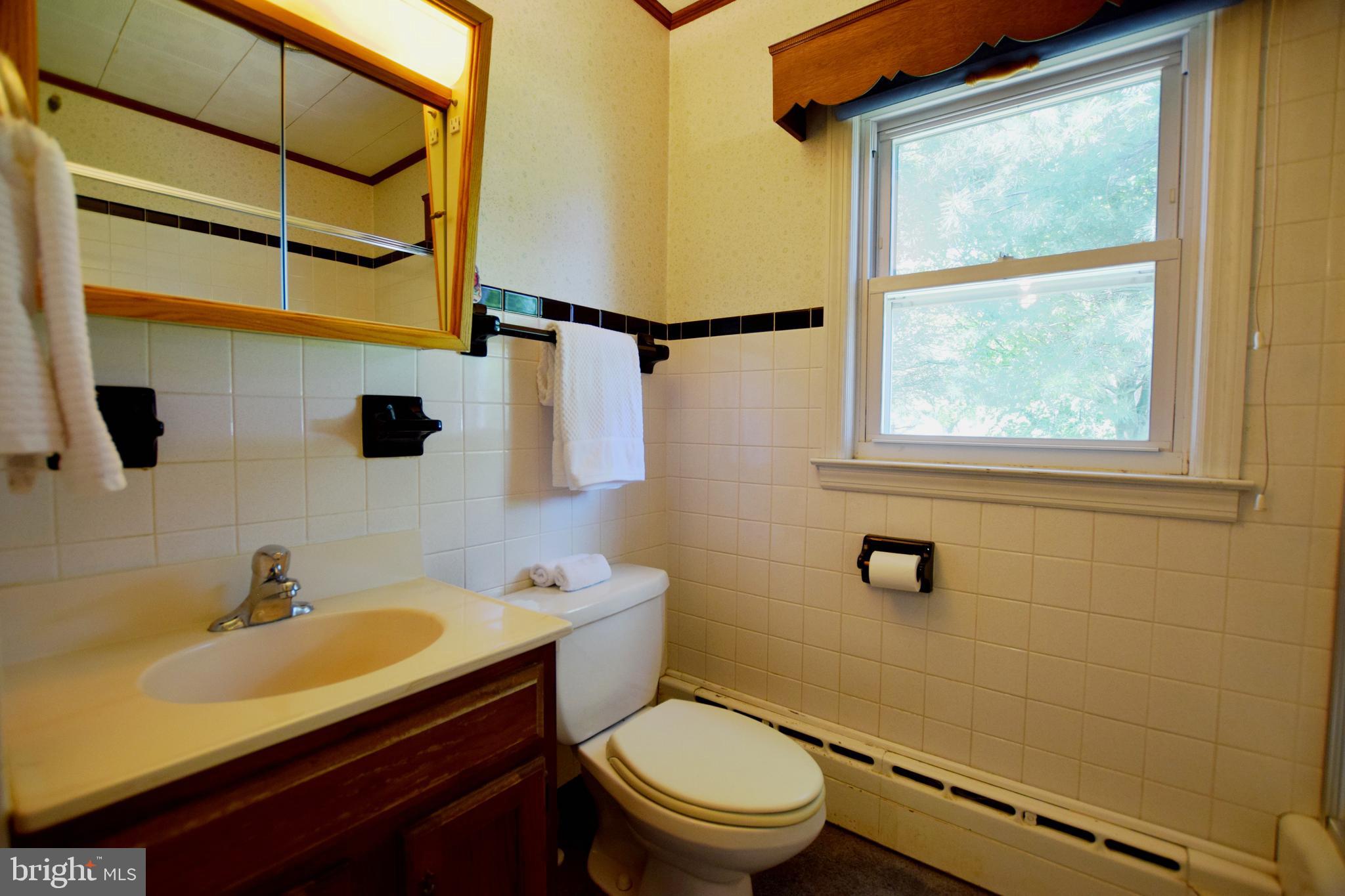 162 Hook Road Westminster, MD 21157 - Photo 25 of 44 Hall Bath