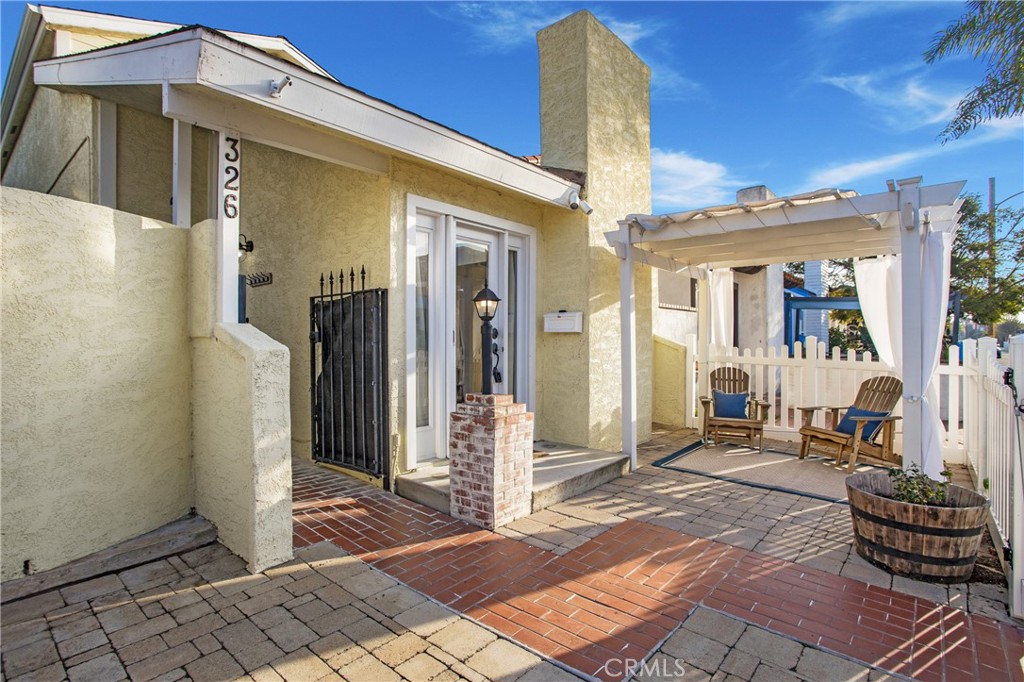 326 17th Street Seal Beach, CA 90740 - Photo 21 of 26 a front view of a house