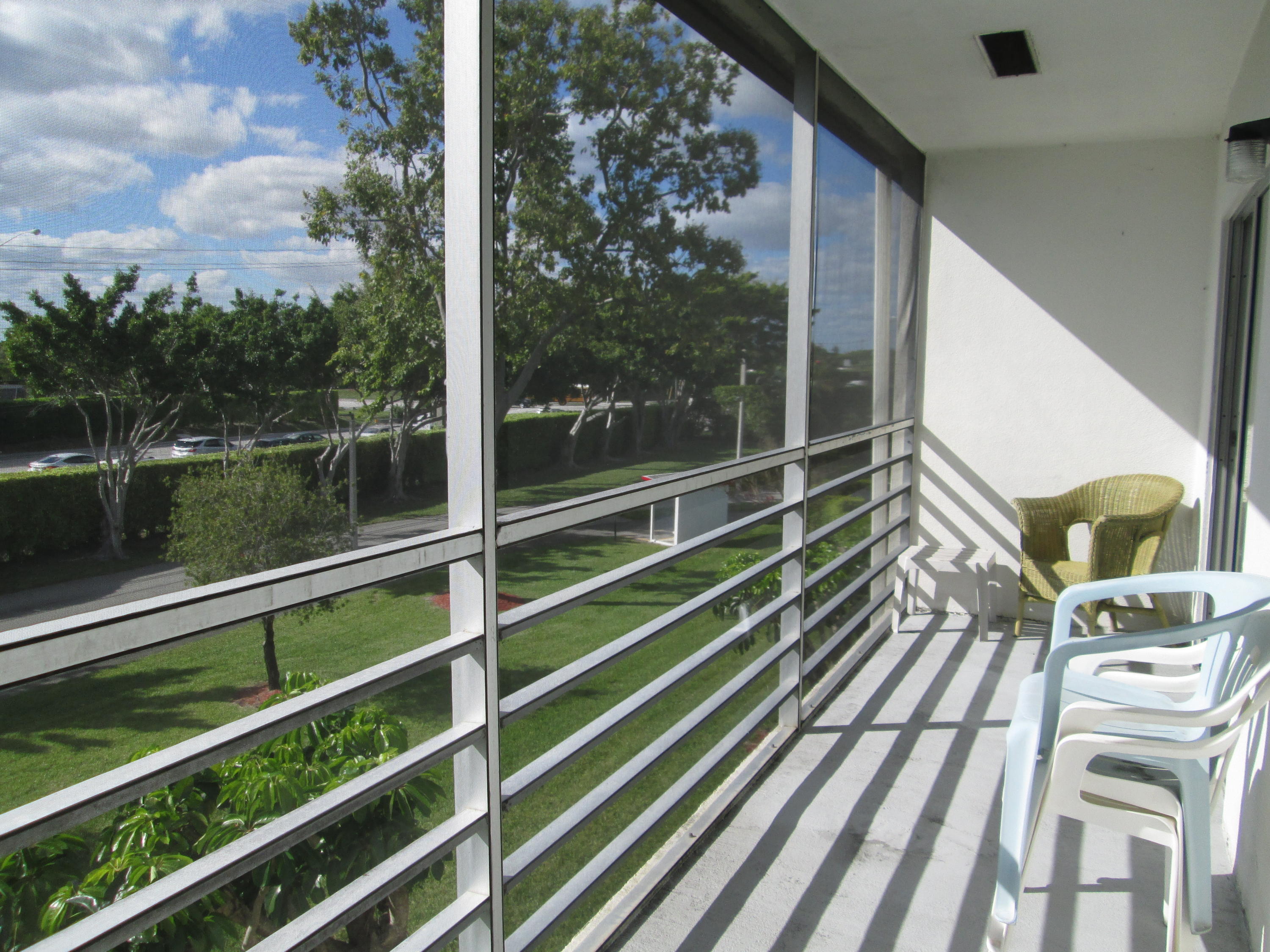291 Suffolk F, Unit CORNER Boca Raton, FL 33434 - Photo 12 of 22 patio view