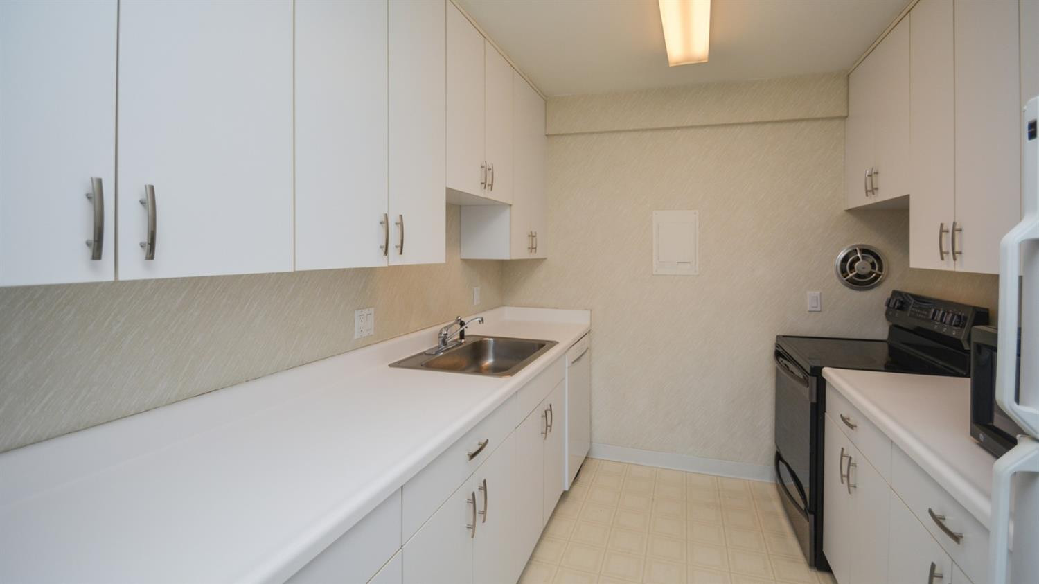 1255 South Maple Road, Unit 201 Ann Arbor, MI 48103 - Photo 11 of 36 Photo 11
