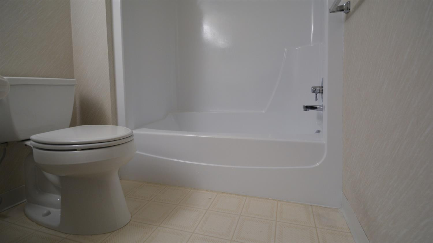 1255 South Maple Road, Unit 201 Ann Arbor, MI 48103 - Photo 14 of 36 Photo 14