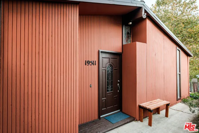 $1,099,000 | 19511 Sunken Trail, Topanga, CA 90290