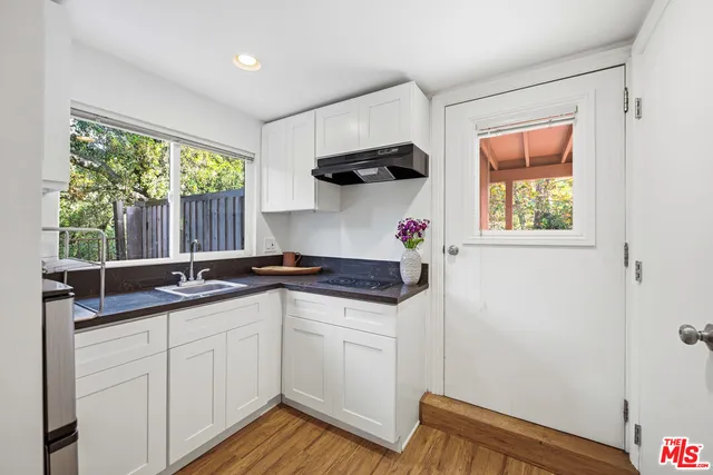 $1,099,000 | 19511 Sunken Trail, Topanga, CA 90290