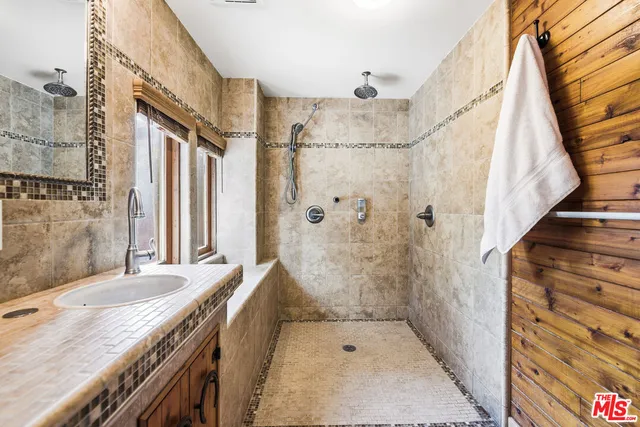 $1,099,000 | 19511 Sunken Trail, Topanga, CA 90290