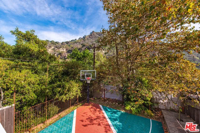 $1,099,000 | 19511 Sunken Trail, Topanga, CA 90290