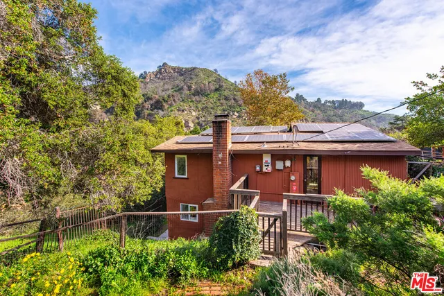 $1,099,000 | 19511 Sunken Trail, Topanga, CA 90290