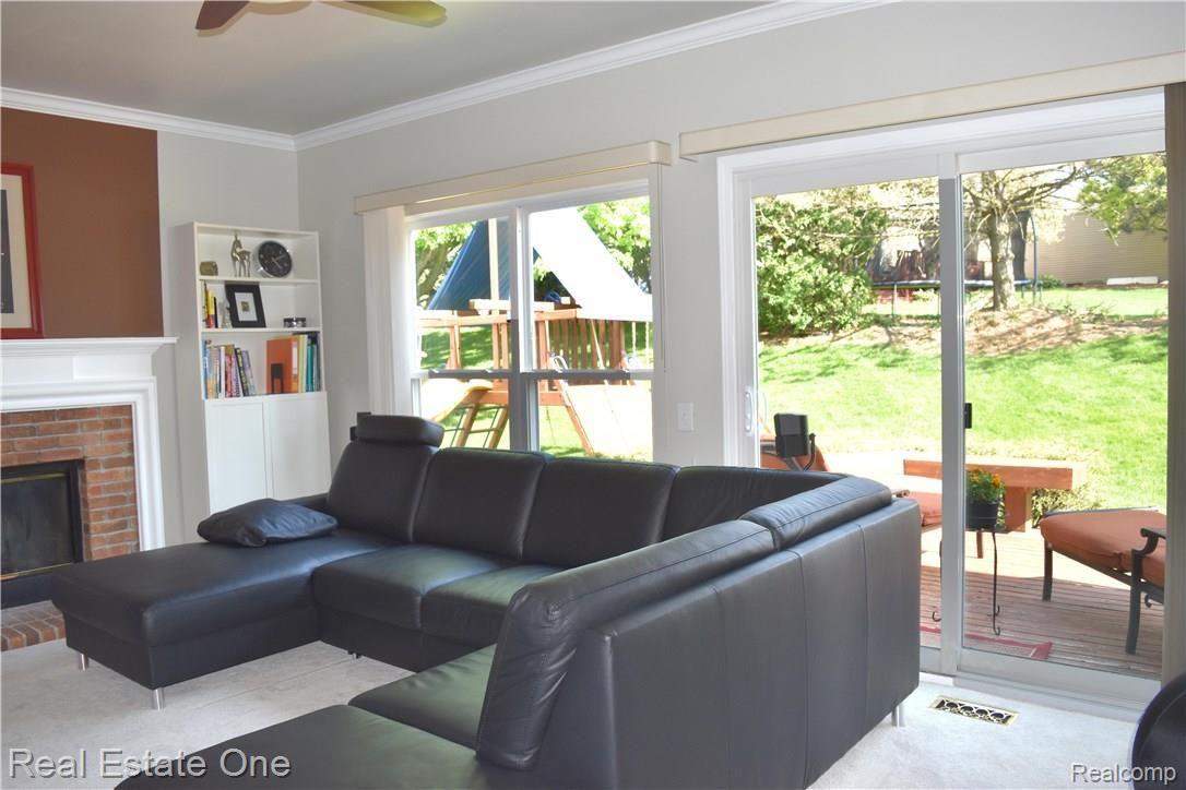 160 Parsons Lane Rochester, MI 48307 - Photo 9 of 32 FR4.jpg