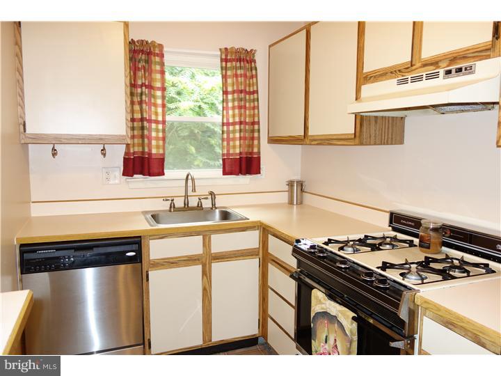 9342-44 Neil Road, Unit B Philadelphia, PA 19115 - Photo 5 of 25 Kitchen