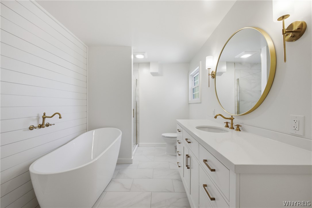 4441 Tonawanda Creek Road Pendleton, NY 14120 - Photo 23 of 50 Primary suite