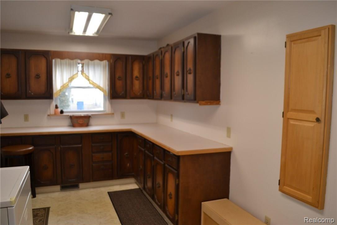 7233 Calkins Road Flint, MI 48532 - Photo 10 of 53 DSC_0091.JPG