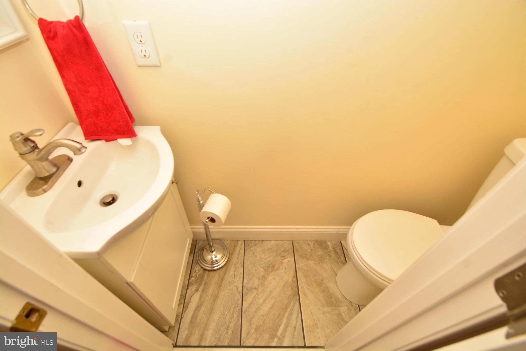 1509 Lochwood Road Baltimore, MD 21218 - Photo 8 of 30