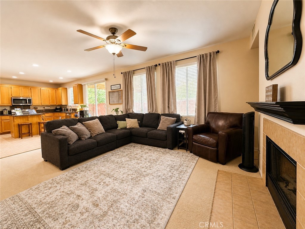 40344 Torrey Pines Road Murrieta, CA 92563 - Photo 8 of 28 Family Room