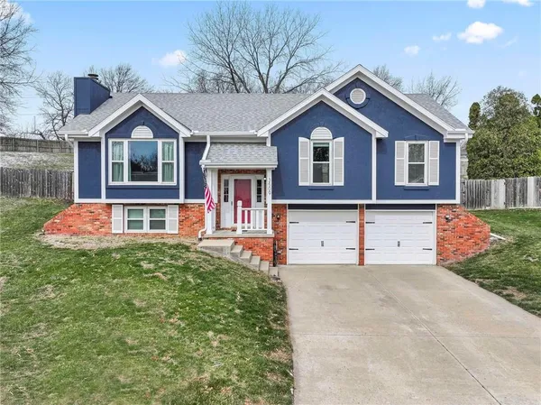 $349,000 | 3509 Robin Lane, St. Joseph, MO 64506