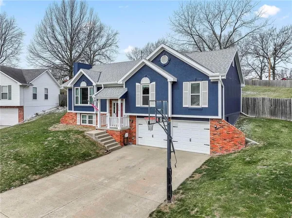 $349,000 | 3509 Robin Lane, St. Joseph, MO 64506