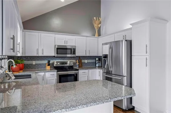 $349,000 | 3509 Robin Lane, St. Joseph, MO 64506