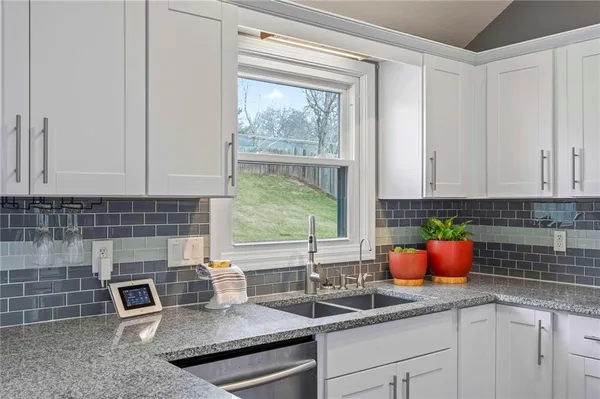 $349,000 | 3509 Robin Lane, St. Joseph, MO 64506