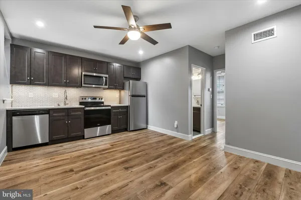 $1,800 | 418 South 15th Street, Unit 2F, Philadelphia, PA 19146