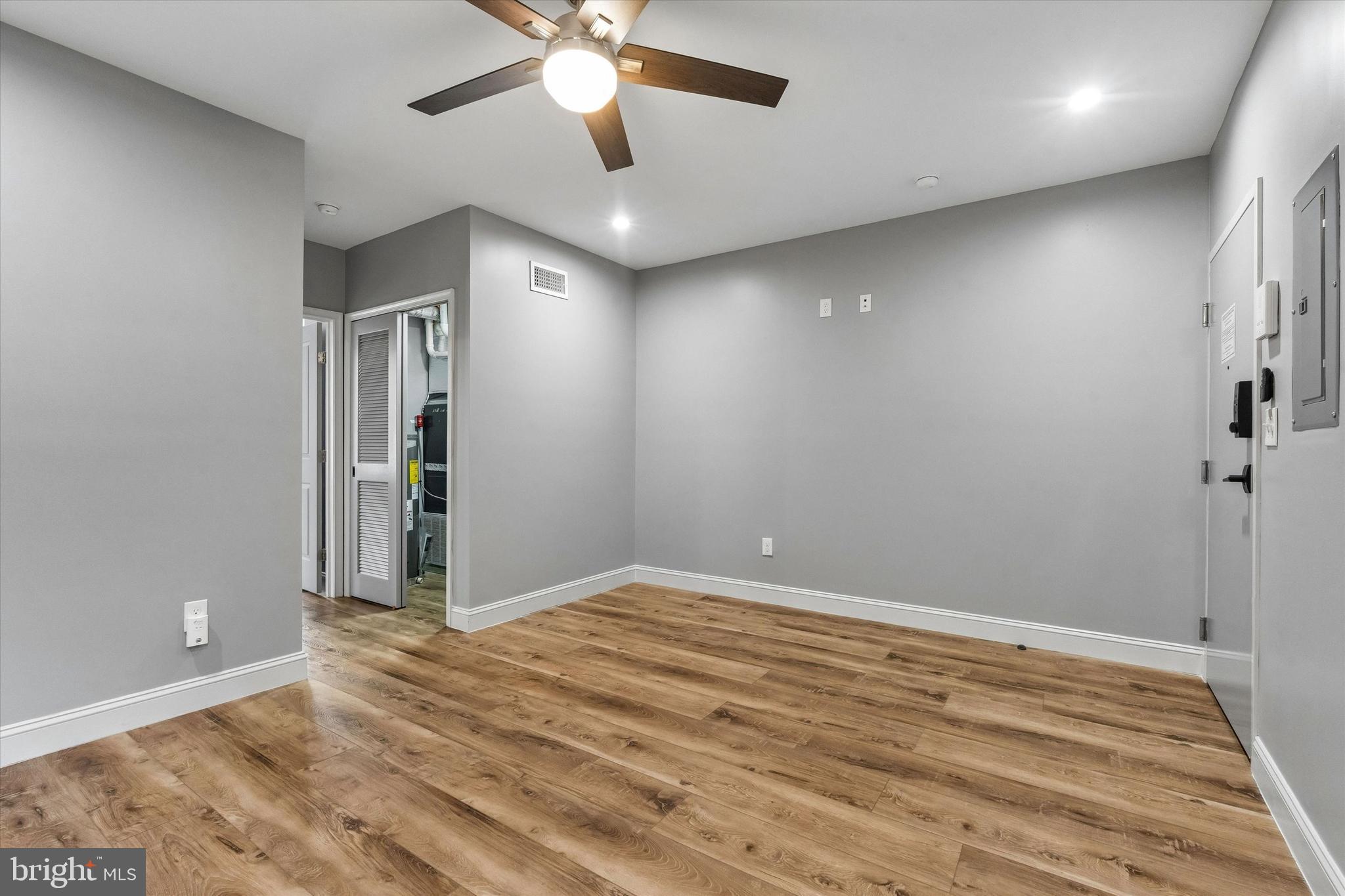 418 South 15th Street, Unit 2F Philadelphia, PA 19146 - Photo 4 of 16