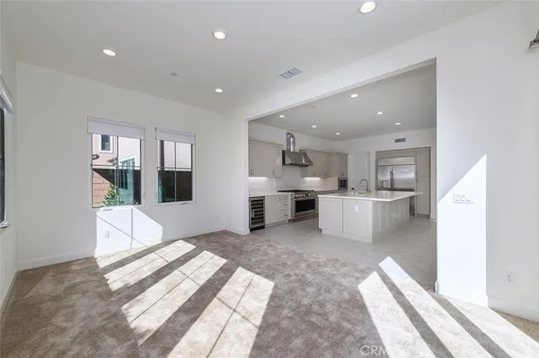 $10,800 | 218 Trailmaster, Irvine, CA 92602