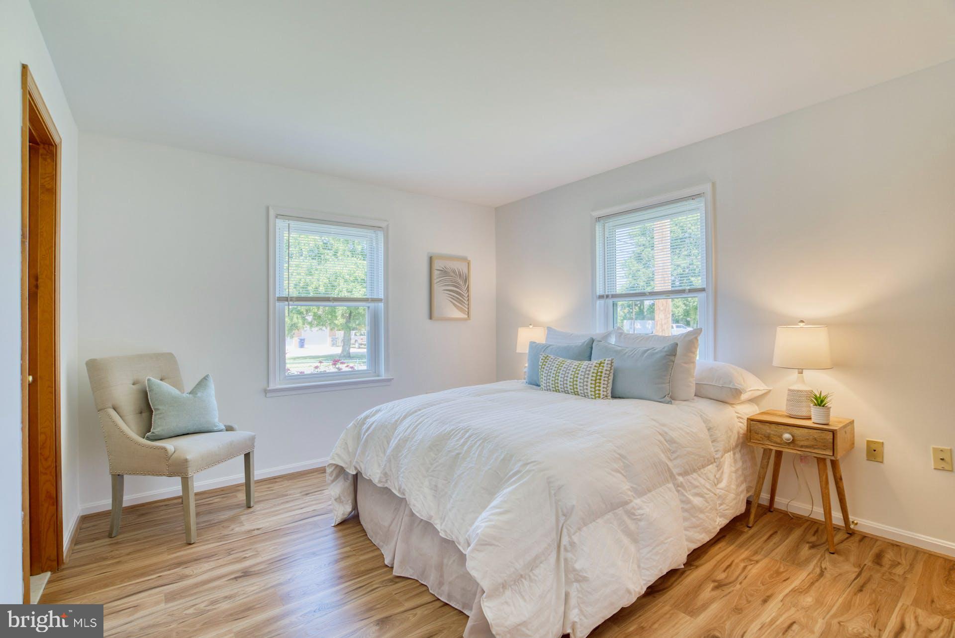 7719 Fordson Road Alexandria, VA 22306 - Photo 16 of 40 Main level bedroom has its own en-suite full bath