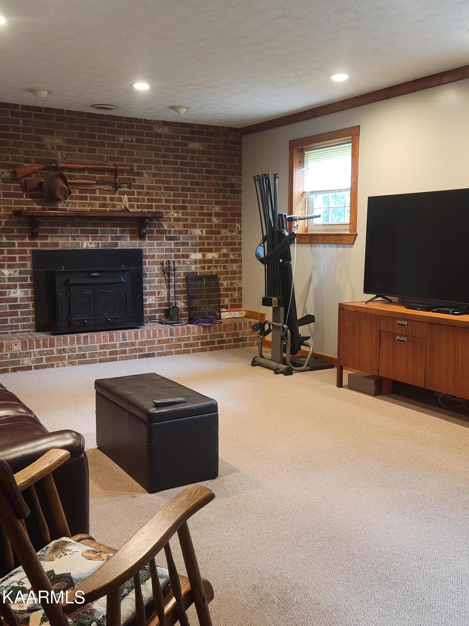 111 Tidewater Lane Oak Ridge, TN 37830 - Photo 18 of 37 Family Room
