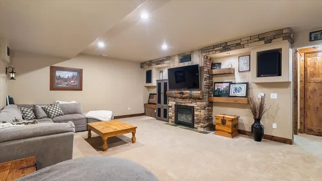 $1,999,000 | 13606 North Riverbluff Lane, Spokane, WA 99208