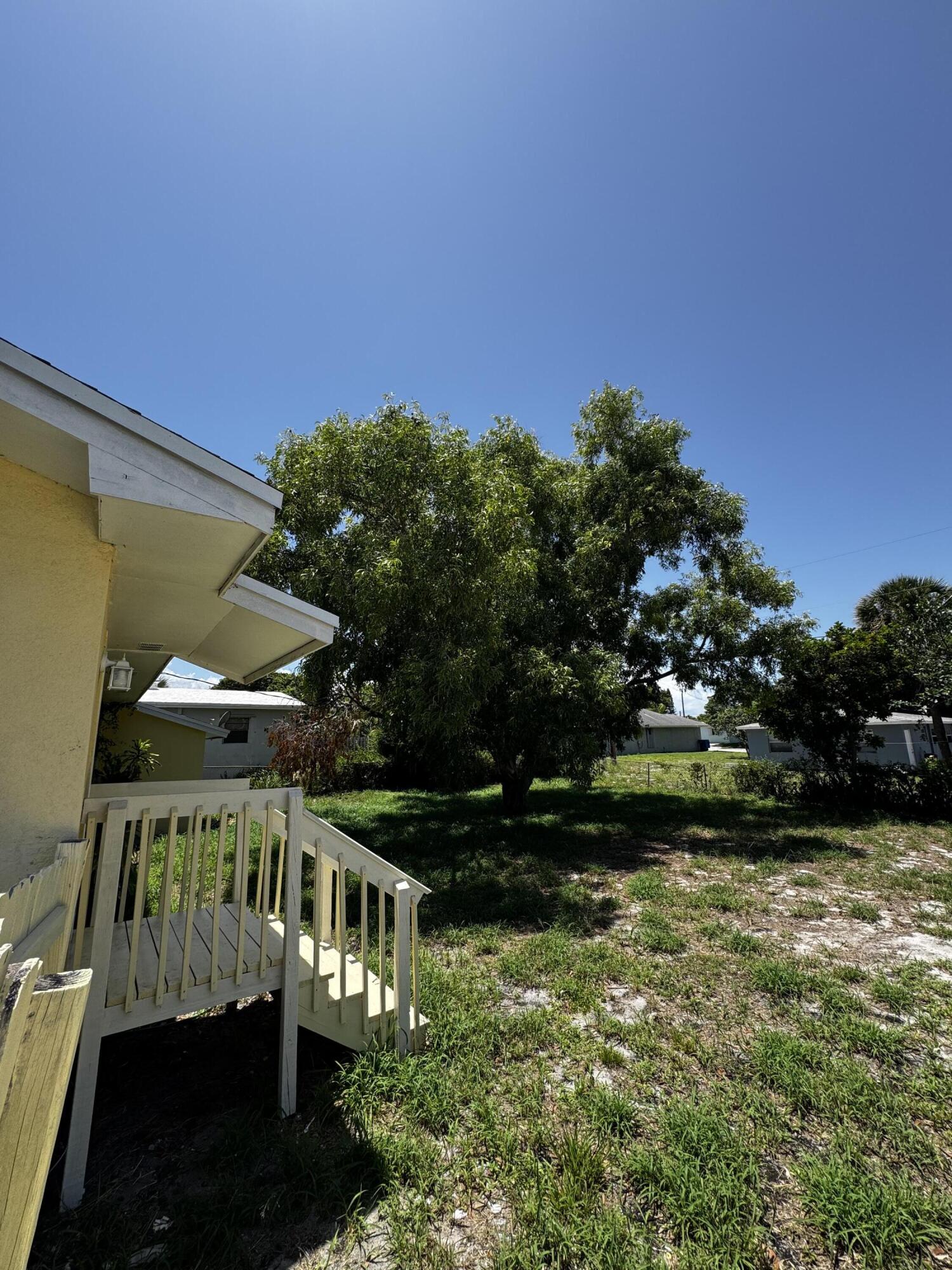 1464 West 32nd Street Riviera Beach, FL 33404 - Photo 26 of 28 backyard