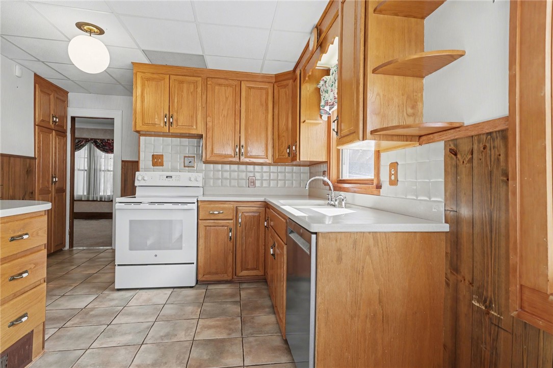 35 Hathaway Road Irondequoit, NY 14617 - Photo 8 of 26